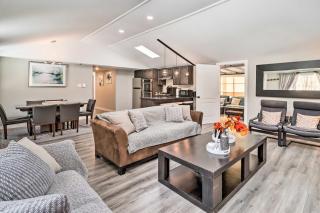 Modern Pocono Mountain Home with Hot Tub and Fireplace - Pocono Lake - 5