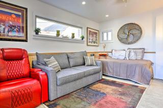 Central Elmont Studio with Great Outdoor Space! - Elmont - 0