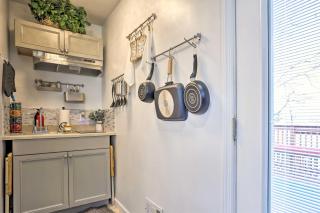Central Elmont Studio with Great Outdoor Space! - Elmont - 1
