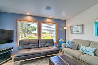 Pet-Friendly Ocean Park Home with Decks and View! - Ocean Park - 7