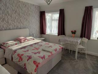 Home accommodation - Southampton - 0