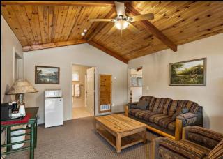 Southfork Lodge Cabin 2 - Lowman - 5