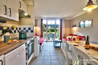 LocaLise - Maison E4 au Guilvinec - A 20m de la mer avec jardin et piscine - Tout à pied, plages, port, centre, commerces, marché - Wifi inclus - Linge de lit inclus - Animaux bienvenus - 6