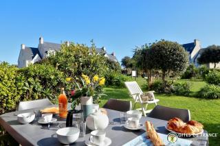 LocaLise - Maison E4 au Guilvinec - A 20m de la mer avec jardin et piscine - Tout à pied, plages, port, centre, commerces, marché - Wifi inclus - Linge de lit inclus - Animaux bienvenus - 6