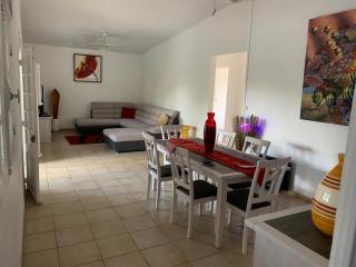 Grande villa climatisée,jardin, ideale famille, groupe amis, proche port de peche,littoral - Le Diamant - 8