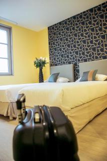 Hôtel Le Petit Périer - Laval - 8
