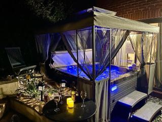 PENDERI HOUSE Usk with Cymru Holidays - 2