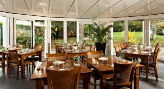 Logis Cottage Hotel - 7