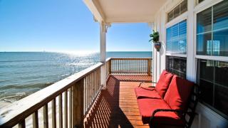 Island Time - less than 100 feet from the gulf waters, Enjoy your days on the deck watching for dolphins home - Dauphin Island - 7