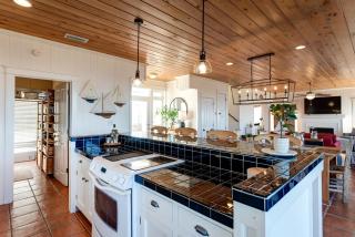 The Bay House - Private Bay Beach! Short walk to the water, Outdoor space galore! home - Dauphin Island - 5