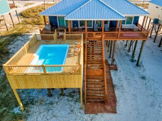 Blue Oasis - Private backyard beach - pool, hammocks, kayaks, even crab traps so you can catch dinner! home - Dauphin Island - 8