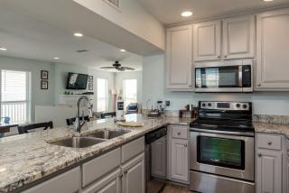 Island Escape - Gulf Access and Pet Friendly - Plus AMAZING views from the CROWS NEST! home - Dauphin Island - 3