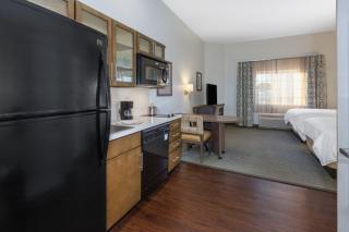 Candlewood Suites-West Springfield by IHG - West Springfield - 8