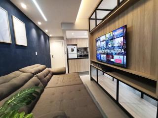 Apto amplo Aconchegante 3Qts, TV 65, Ar Cond Ótima localização - 1
