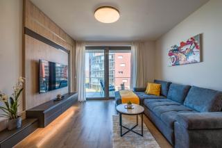 MyFlat Coral Beach Apartment - 8