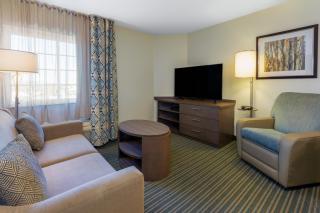 Candlewood Suites-West Springfield by IHG - West Springfield - 4