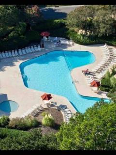 In the Heart of Harbour Town 2BR 2BA Pool Access Close to Beach - Hilton Head Island - 1