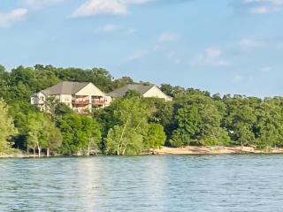 Lakefront and Lake View Indian Point Condo with Boat Slip - Branson - 9