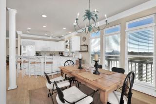 TraMarLis - Bright and Airy Bayfront home, Enjoy unobstructed views and amazing fishing! home - Dauphin Island - 1