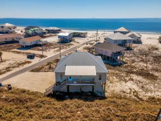 SeaBatical - Gulf and Bay views - steps to the water - enjoy a family dinner after a great day on the beach! home - Dauphin Island - 9