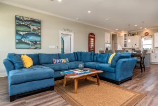 SeaBatical - Gulf and Bay views - steps to the water - enjoy a family dinner after a great day on the beach! home - Dauphin Island - 6