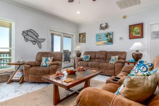 West Beach - Stay ON the sand! Gulf views galore, only steps to the shore! home - Dauphin Island - 8