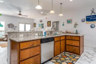 West Beach - Stay ON the sand! Gulf views galore, only steps to the shore! home - Dauphin Island - 3