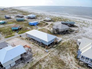 Blessed at the Beach - Gulf Side - Private heated pool - Fabulous gulf views! Bring the whole family! home - Dauphin Island - 2