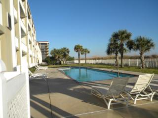 Ocean's Edge - Sip your coffee and watch the waves as you enjoy the gulf view balcony, accessible from the living room and the master bedroom condo - Dauphin Island - 1