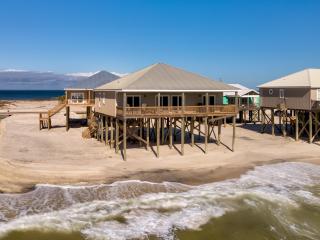 KeyWester - BEACHFRONT! Pet Friendly! Sit on the back deck and listen to the waves crash, home - Dauphin Island - 9