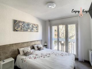 Au pied du Château de l'Empéri - 4