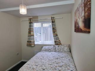 Nice Residential Within Easy Reach To Town - Manchester - 6