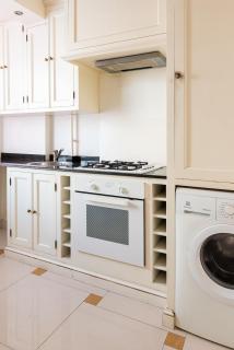 Central 2BR Apartment with Balcony - Italian Church & City View - Bucarest - 5