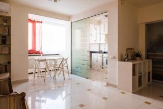Central 2BR Apartment with Balcony - Italian Church & City View - Bucarest - 6