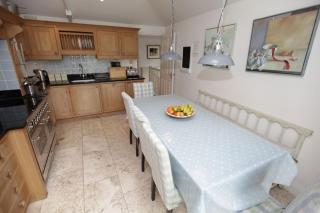 Dunedin - Waterside location, private garden and buckets of charm - 3