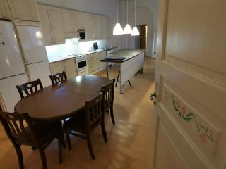 Kotkan Residenssi Guesthouse Huonemajoitus - Kotka - 7