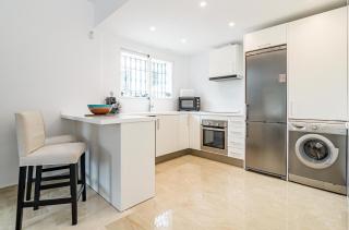 Charming and Modern 3-Bedroom Duplex in Aloha Pueblo with Mountain Views - Marbella - 6