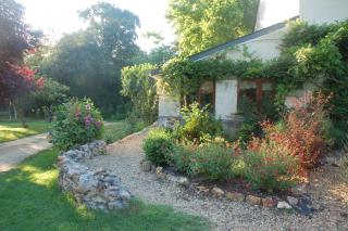 Le Logis du Pressoir Self Catering Gites in beautiful 18th Century Estate in the heart of the Loire Valley with heated pool and extensive grounds. - Brion - 9