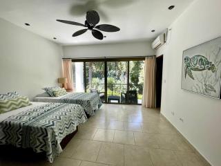 Stunning Oceanfront 4-Bdrm Villa w/ Infinity Pool - San Lorenzo - 7