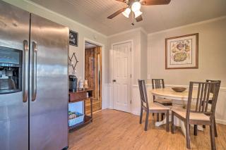 Wine Country Retreat with Fire Pit and Sunroom! - Dahlonega - 4