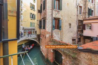 CANAL-FRESCO-Rialto - Venice - 9