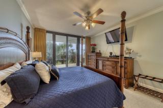 Holiday Isle Unit 122 - Ground Floor Corner Unit - Wrap around balcony - extra large floor plan! condo - Dauphin Island - 3