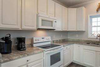 Island Time II - Private heated pool - Pet Friendly! Only 100 feet from the gulf - built with amazing views in mind! home - Dauphin Island - 3