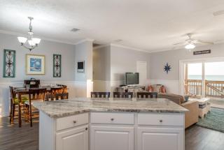 Island Time II - Private heated pool - Pet Friendly! Only 100 feet from the gulf - built with amazing views in mind! home - Dauphin Island - 2