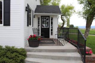 The Elegant Montana Farmhouse - Kalispell - 7