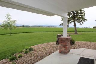 The Elegant Montana Farmhouse - Kalispell - 1