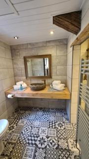 1 & 2 Studio Suite - Nelson - 3