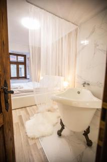Стильна квартира в центрі на Площі Ринок вулиця Галицька 9 - Lviv - 3