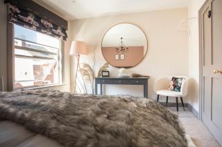 Luxe Townhouse - private sunny patio - close to castle & town - Perfect break, great for the races, workation & exploring the Cotswolds - Warwick - 7