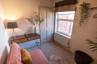 Luxe Townhouse - private sunny patio - close to castle & town - Perfect break, great for the races, workation & exploring the Cotswolds - Warwick - 6